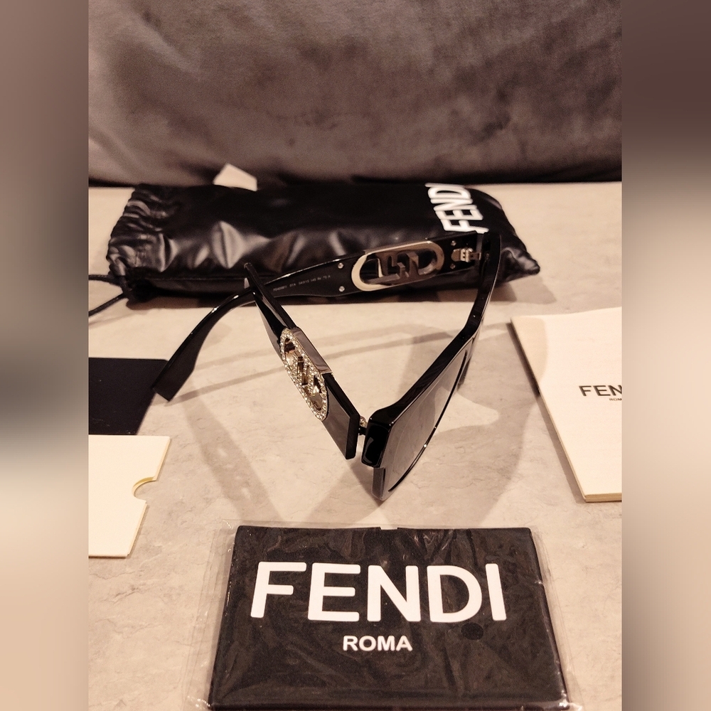 NEW FENDI O'LOCK FF CRYSTAL LOGO BLACK UNISEX SUNGLASSES FULL INCLUSION - Picture 3 of 15
